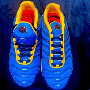Nike air max 96 worn a couple of time colorful great shoes make an offer